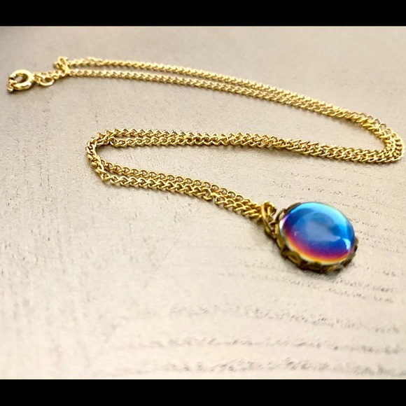 Sunset glass cameo cabachon gold necklace - Picture 3 of 4